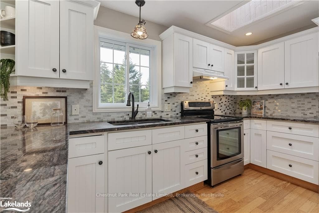 15 MAPLE HEIGHTS Drive photo 6