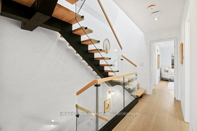 236 Bowood Avenue photo 8