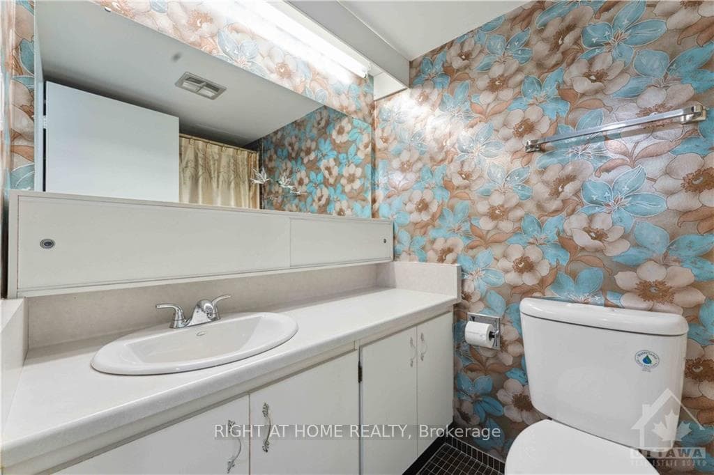 370 DOMINION Avenue Unit PH8 photo 9
