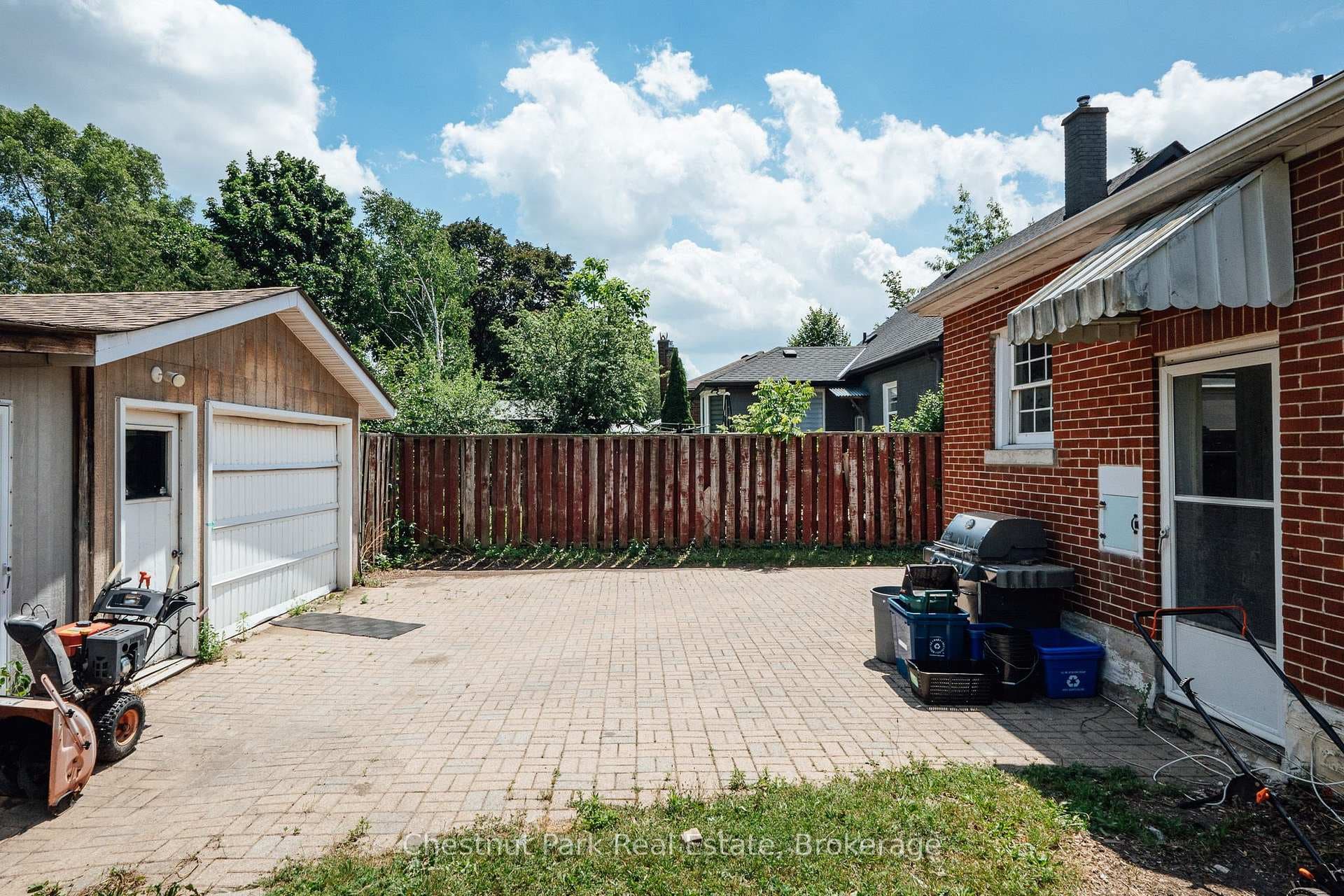 320 St Leger Street photo 6