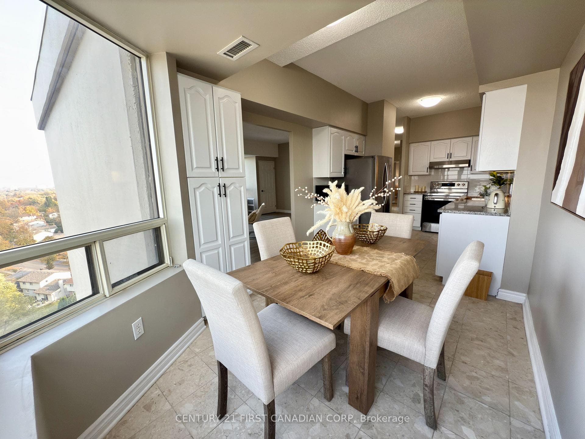 744 Wonderland Road Unit 1203 photo 11