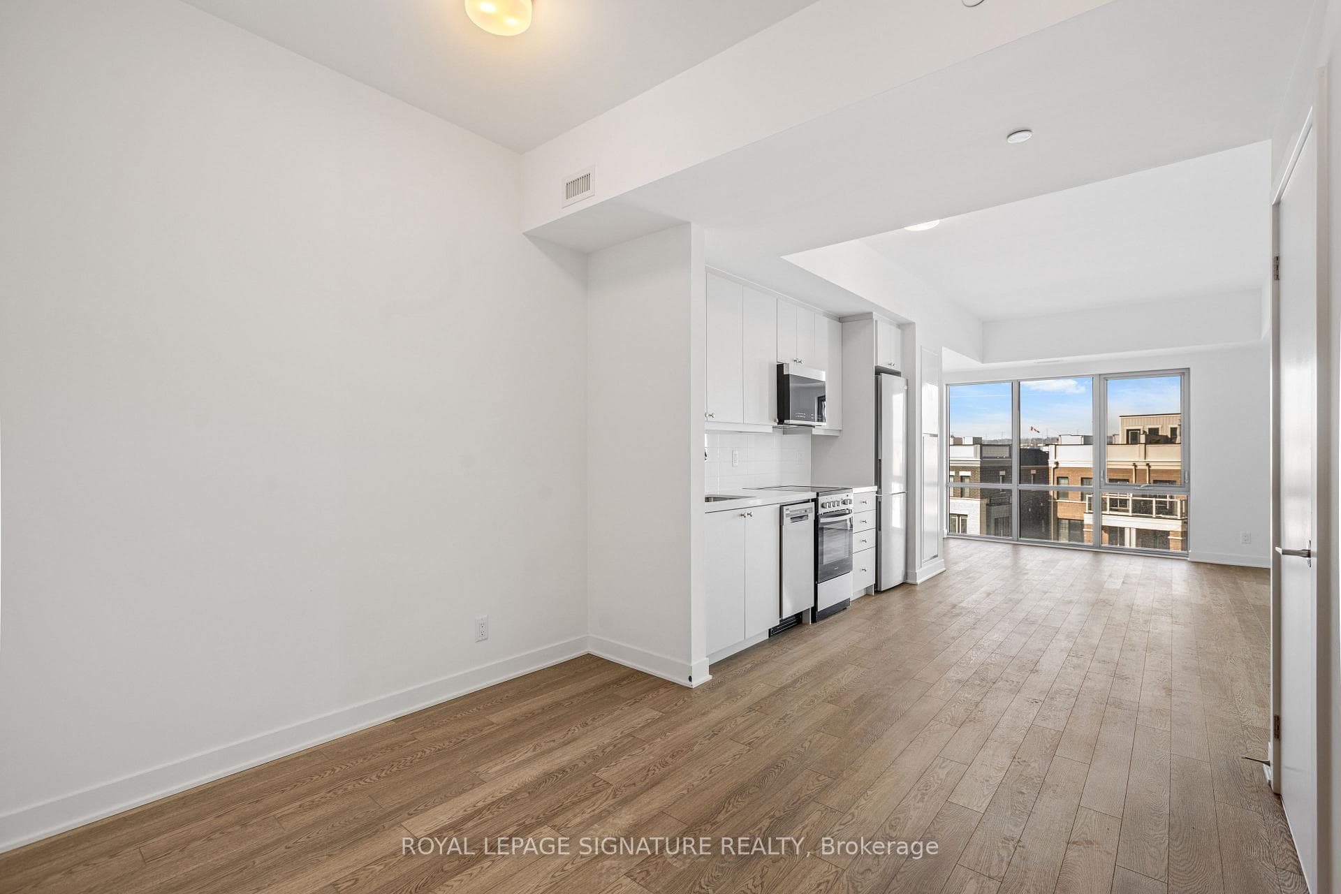 51 Clarington Boulevard Unit 416 photo 3
