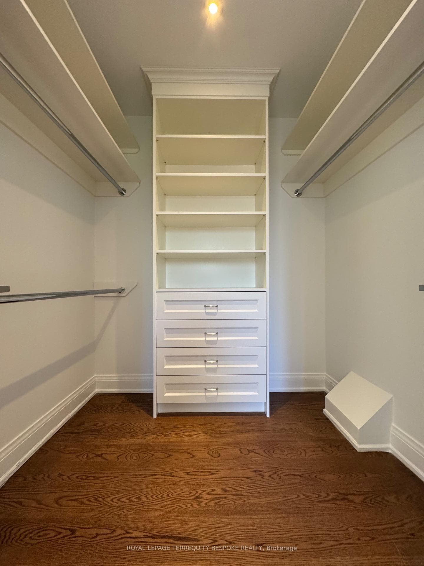 1 Scarth Road photo 30