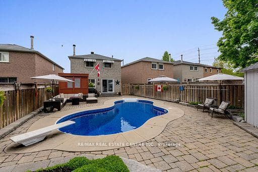 53 MCKINNON Avenue photo 33