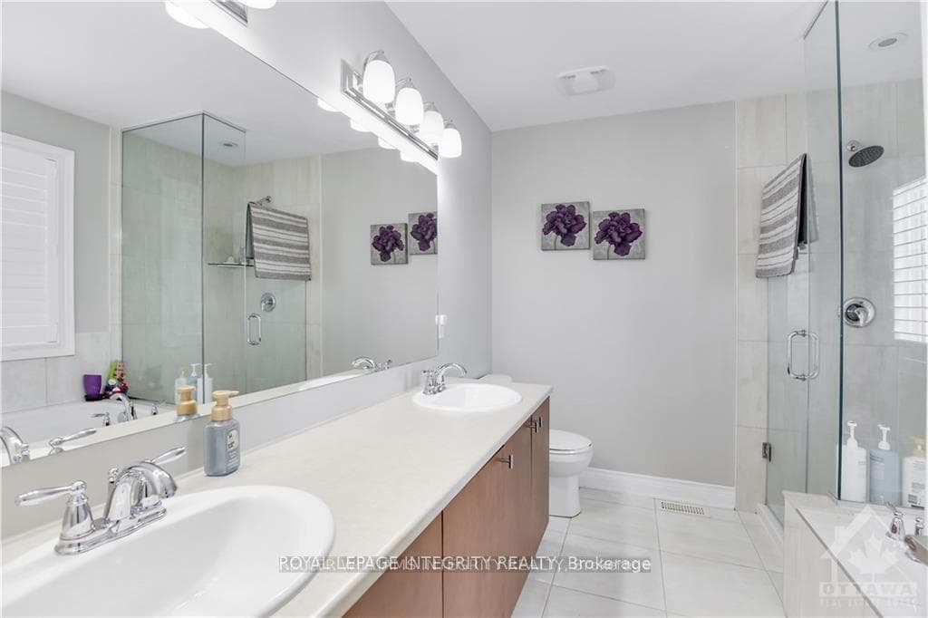 307 Meadowbreeze Drive photo 18