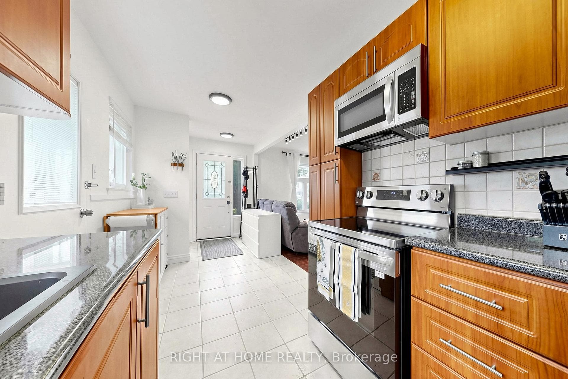 80 Lillooet Crescent photo 14