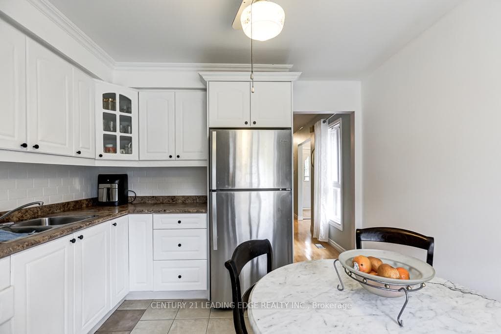 113 BURROWS HALL Boulevard photo 18