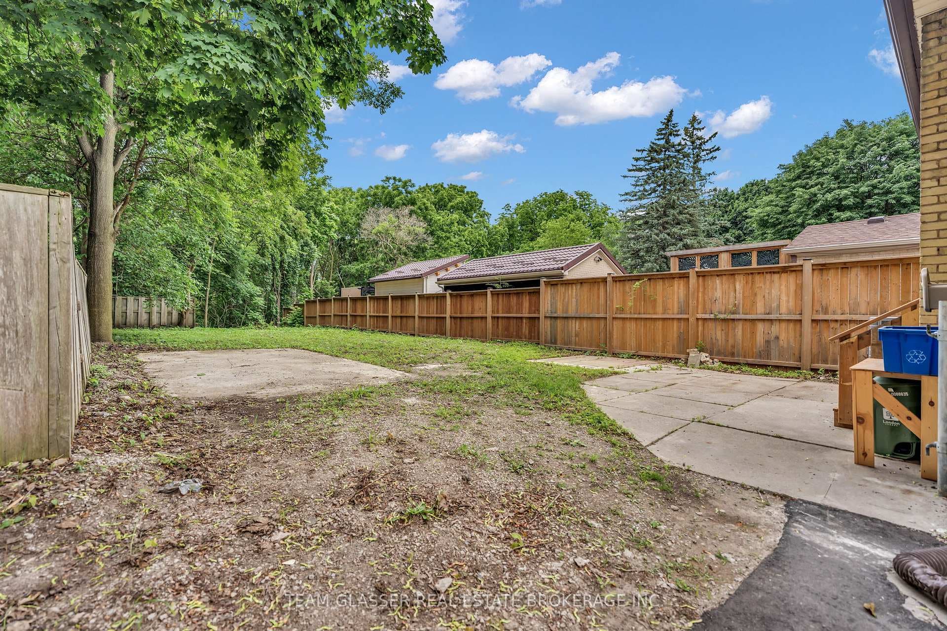 89 Elm Street photo 26