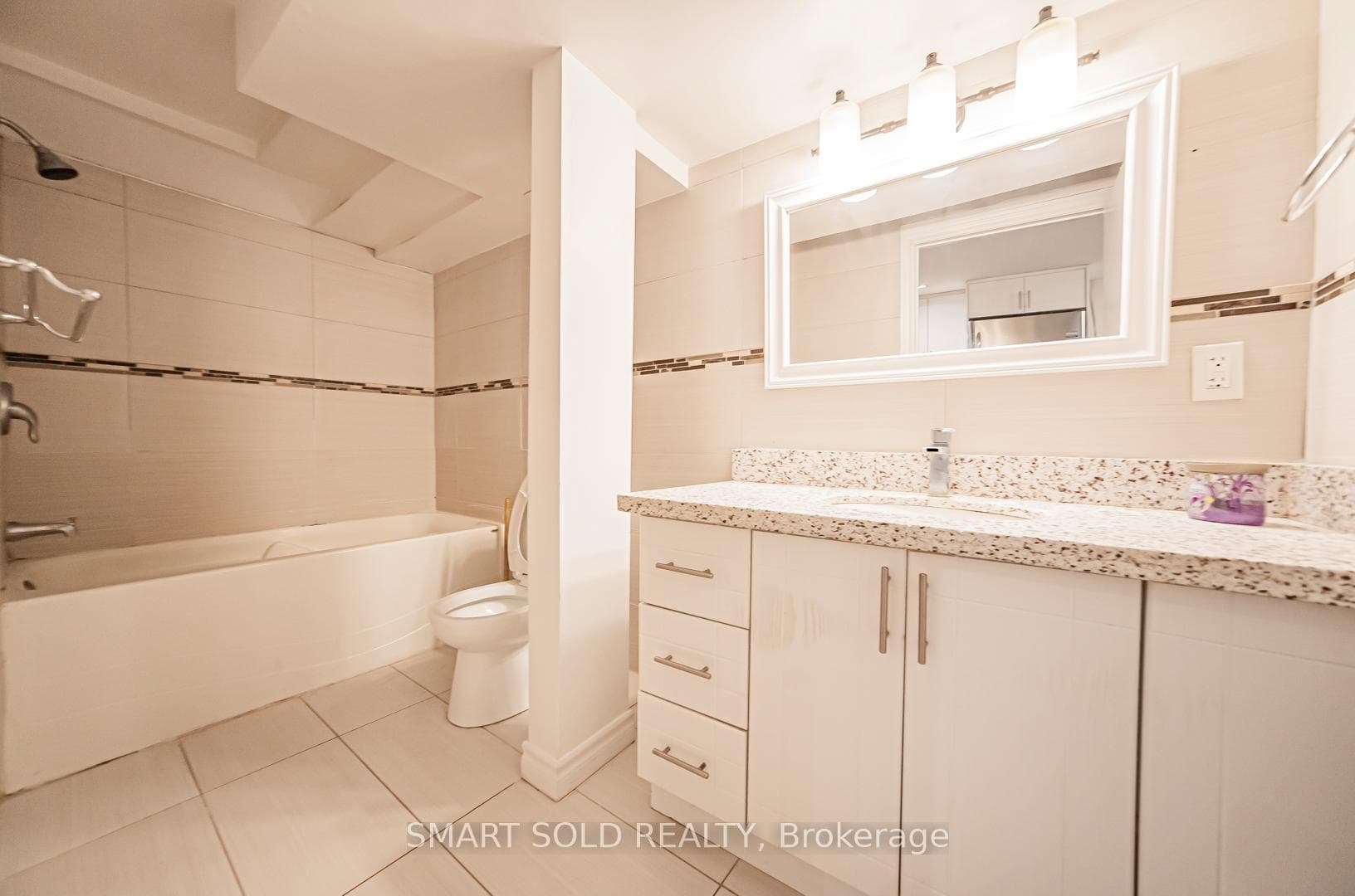 58 Collins Crescent photo 36