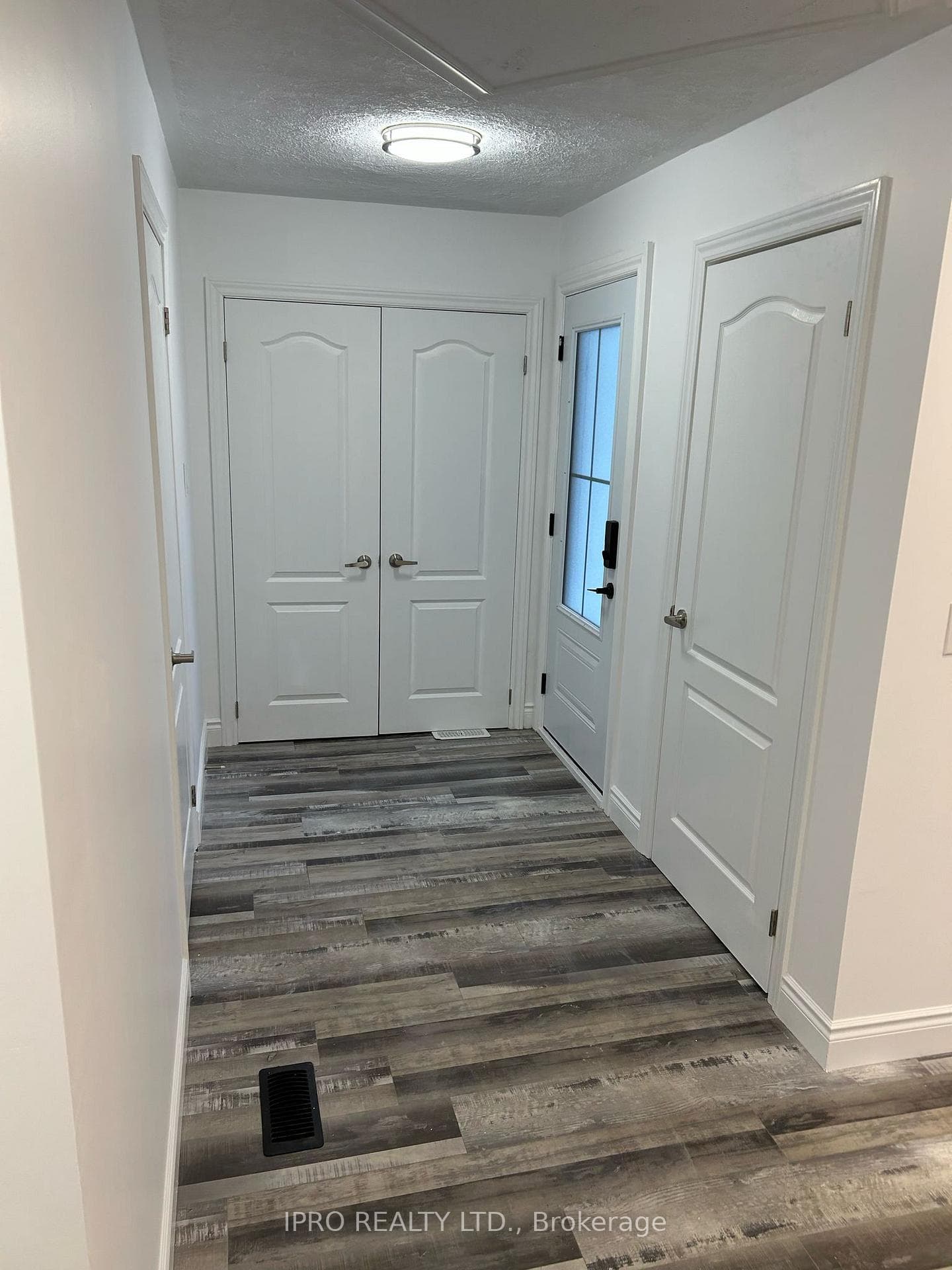 133 Corman Avenue photo 6