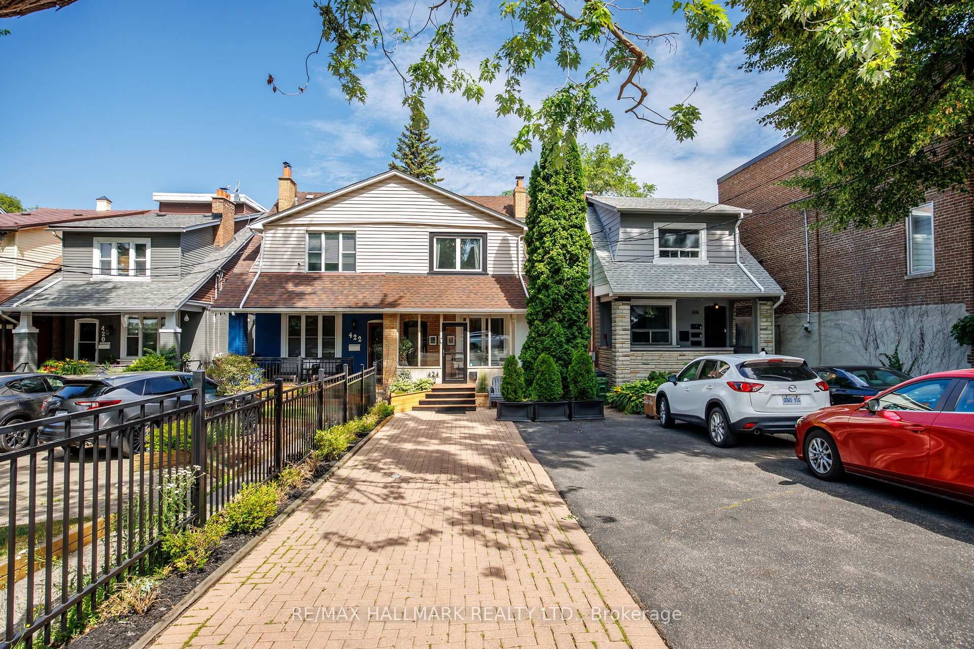 424 Kingston Road photo 35
