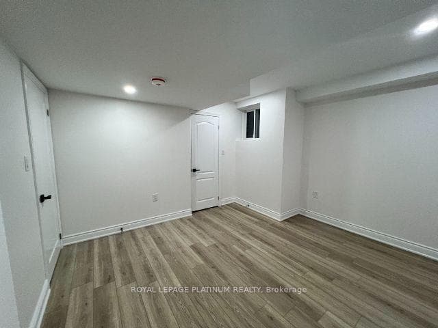 22 Merrimac Drive photo 4