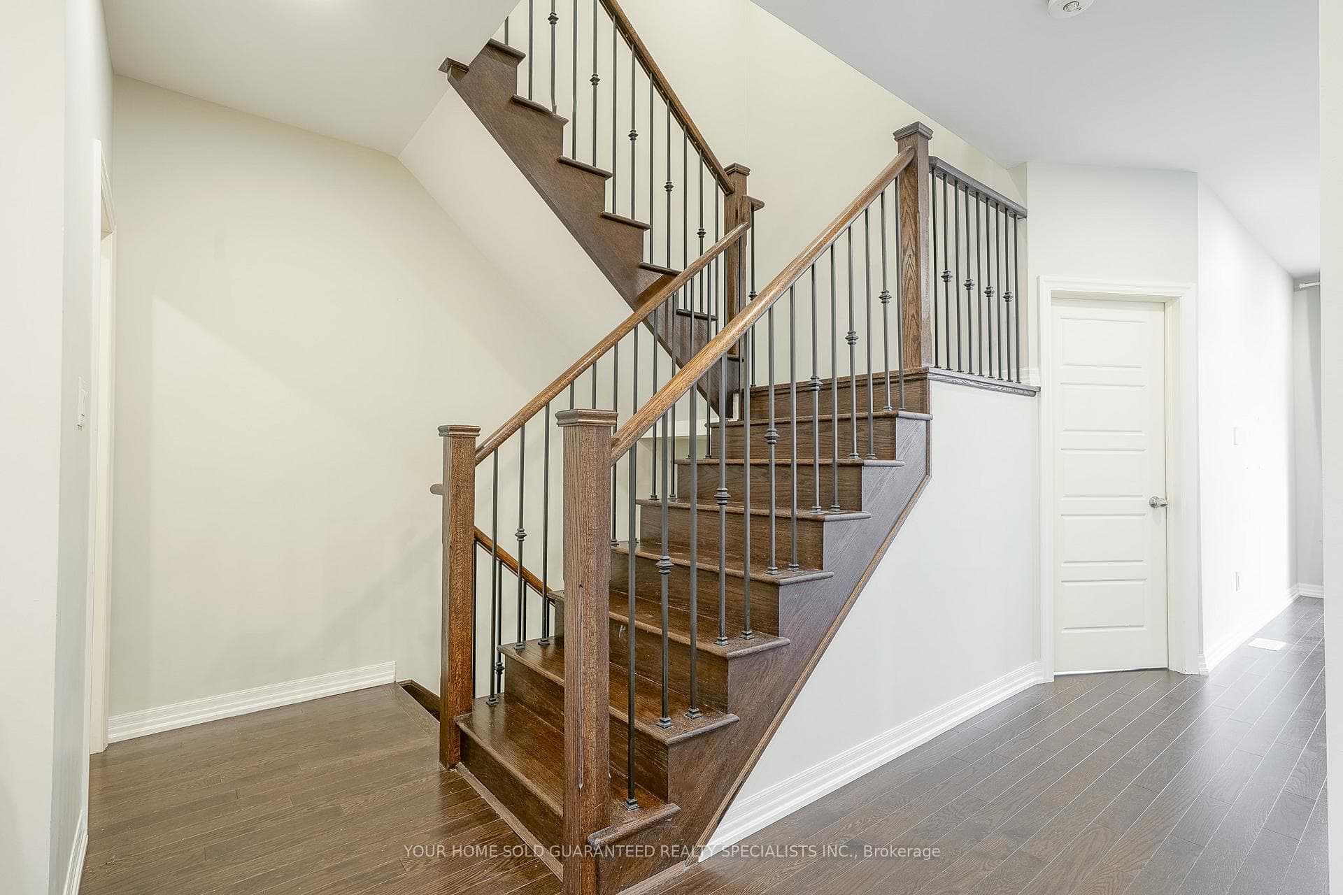66 Allure Street photo 12