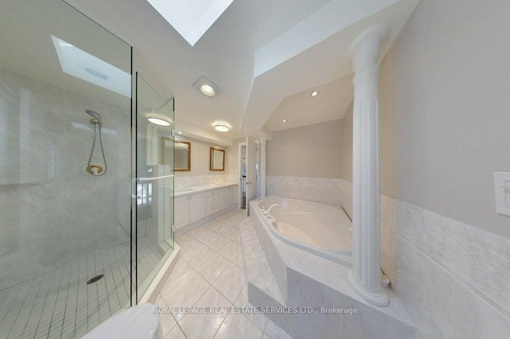 141 Castle Crescent photo 28