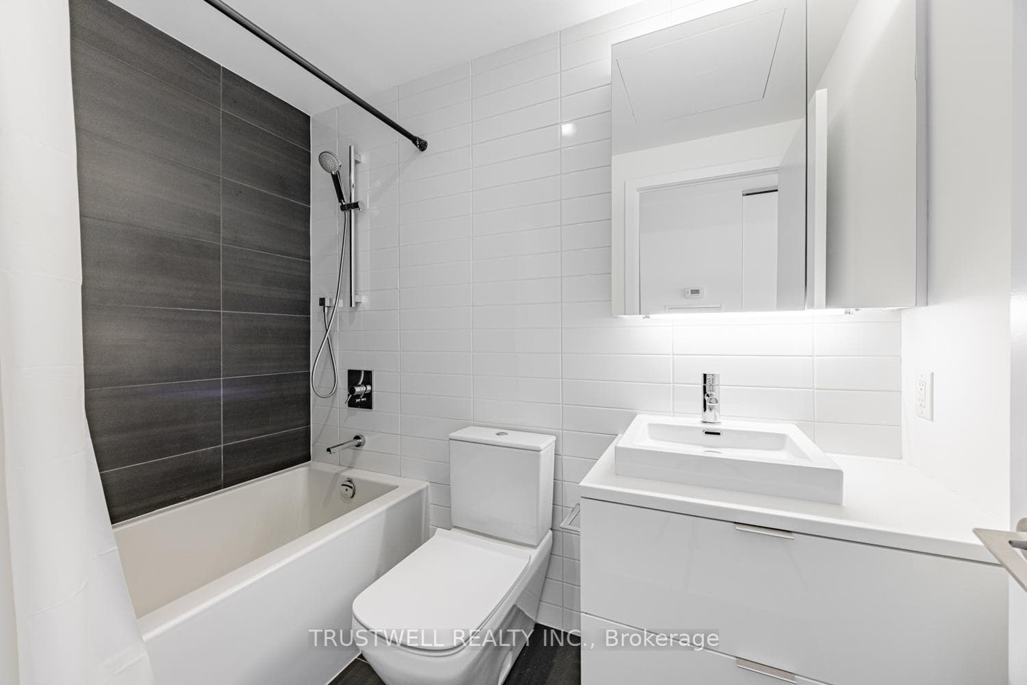 170 Bayview Avenue Unit 2507 photo 16