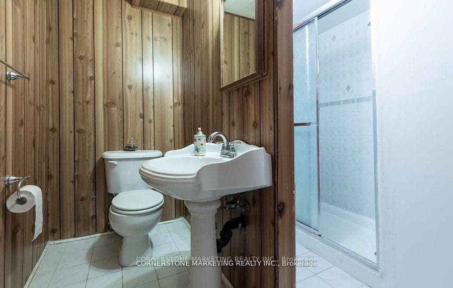 124 Van Horne Avenue photo 8