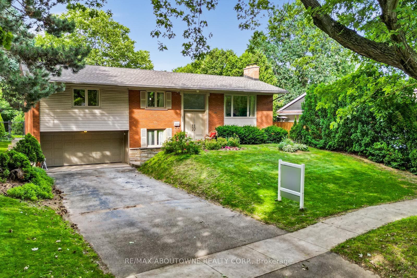 239 Walden Drive photo 2