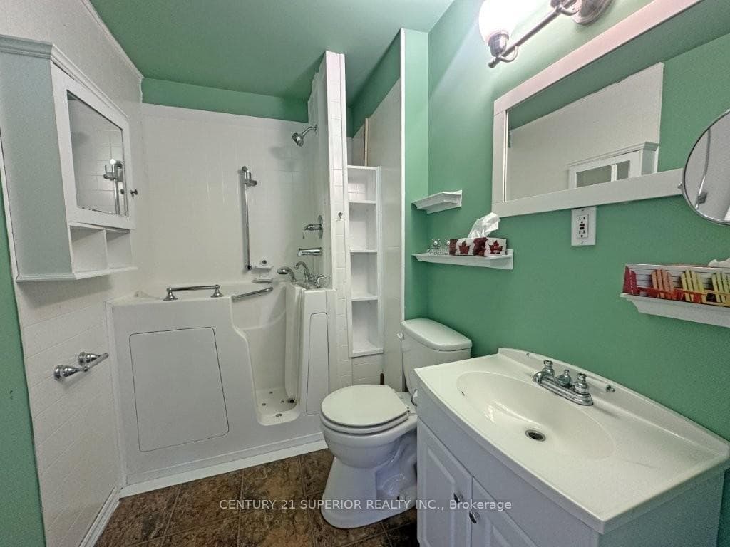 458 Francis Street photo 22