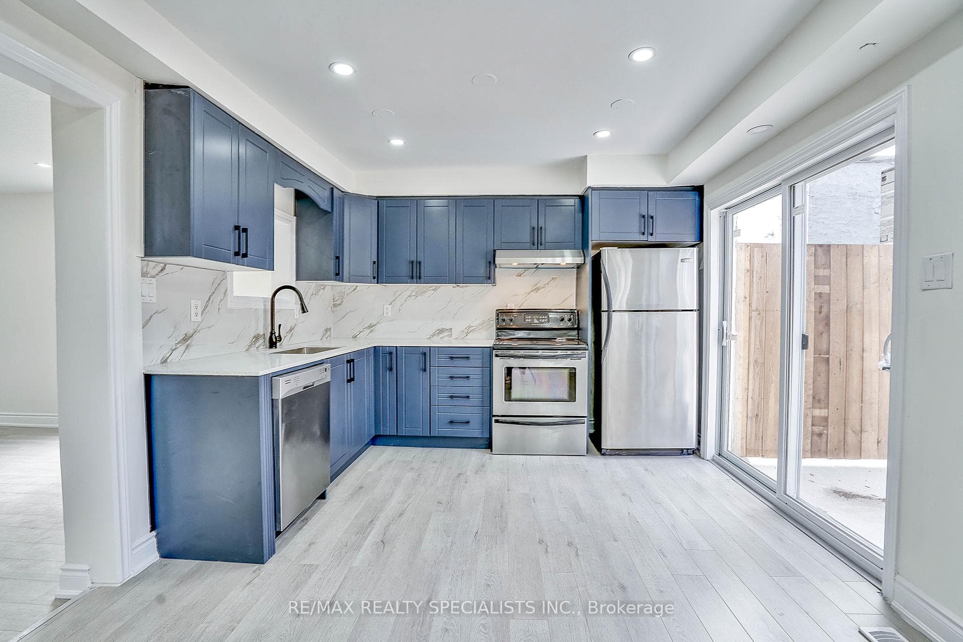 143 GLENDALE Avenue photo 1