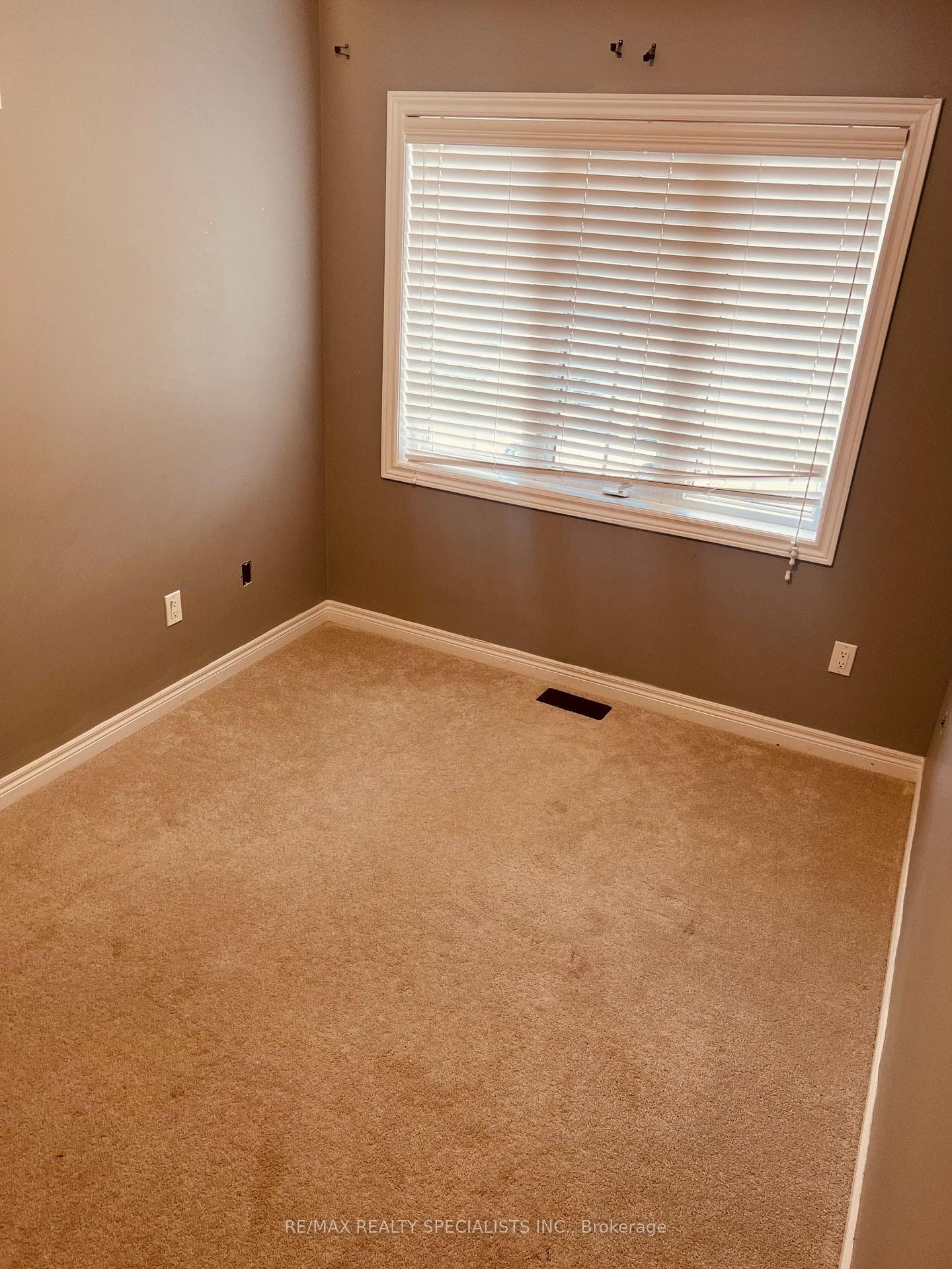 49 Doris Pawley Crescent photo 14