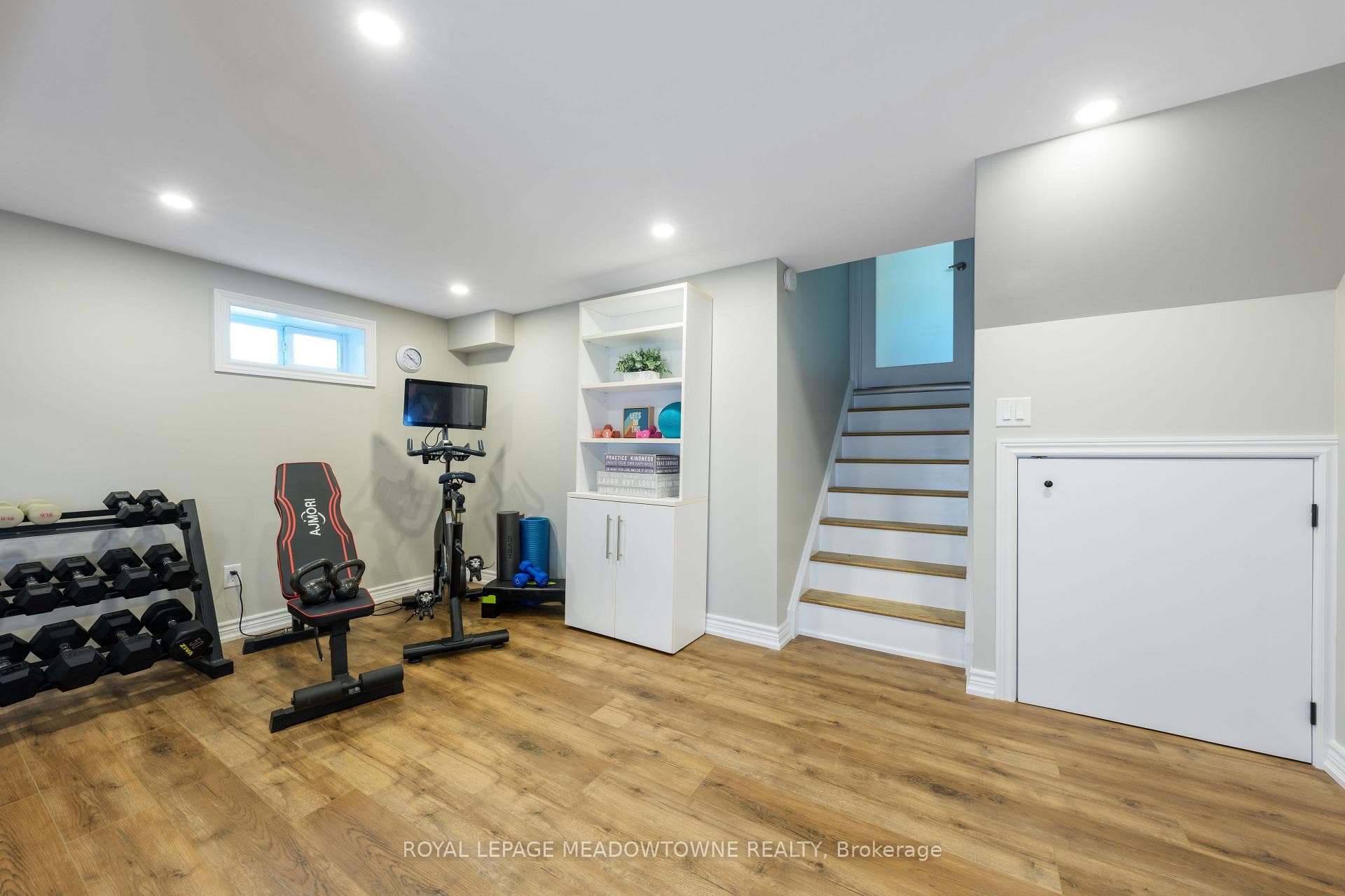 8 Lucinda Place photo 33
