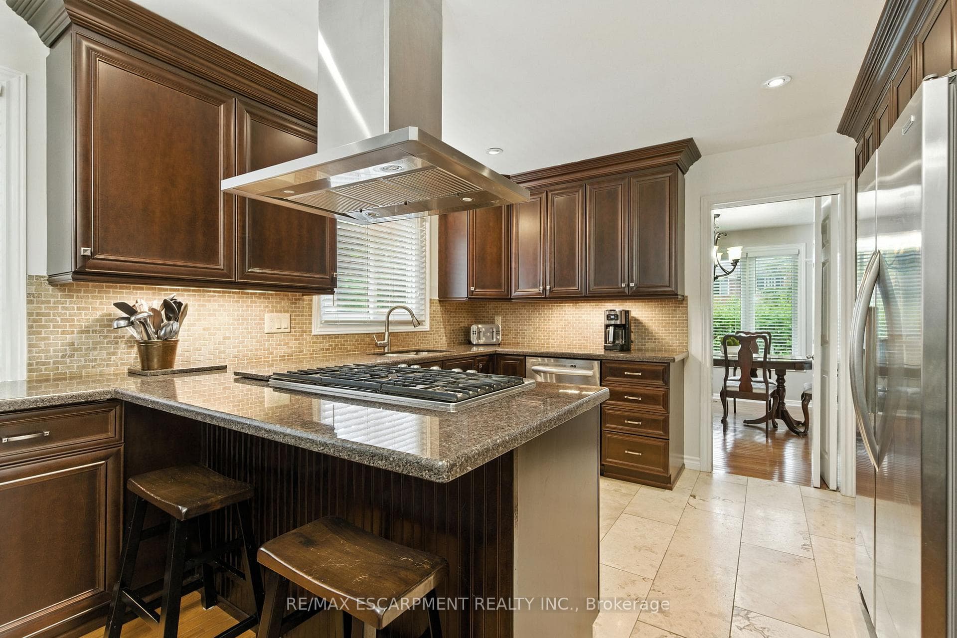 561 Harmony Avenue photo 13