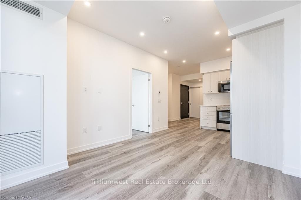 15 WELLINGTON Street Unit 1601 photo 16