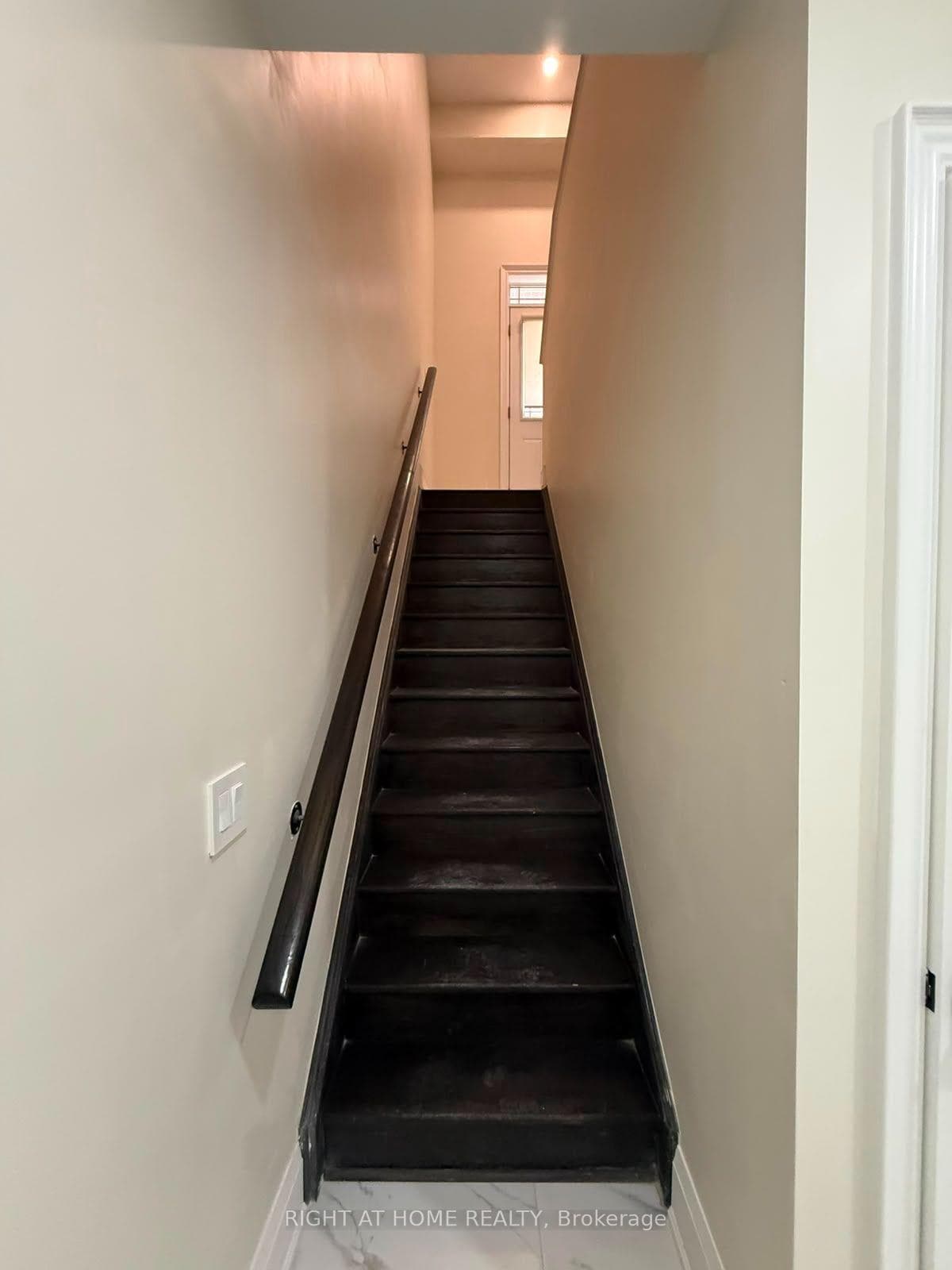 2 Chesney Crescent Unit B photo 17