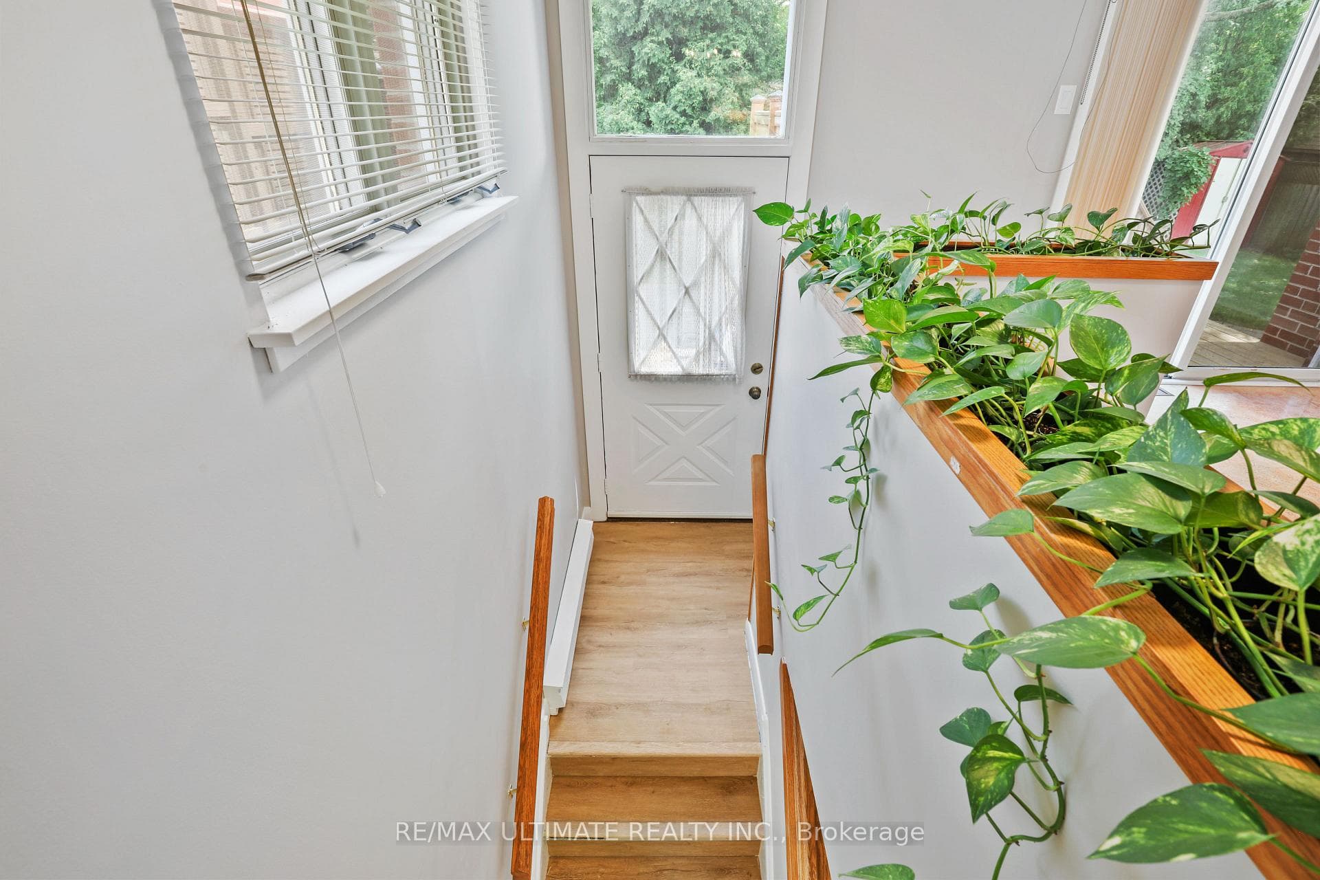 121 Elvaston Drive photo 18