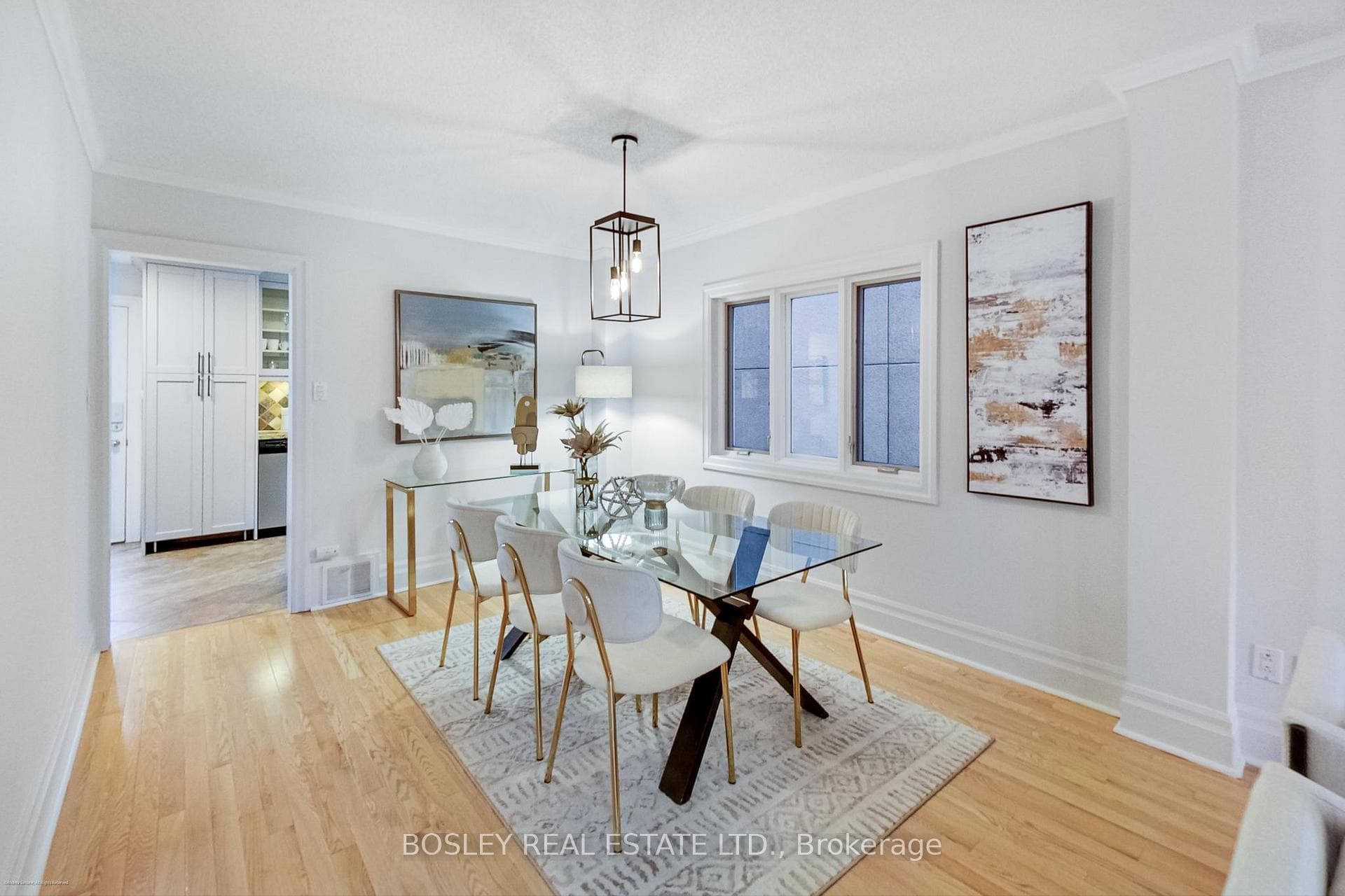 233 Woburn Avenue photo 7