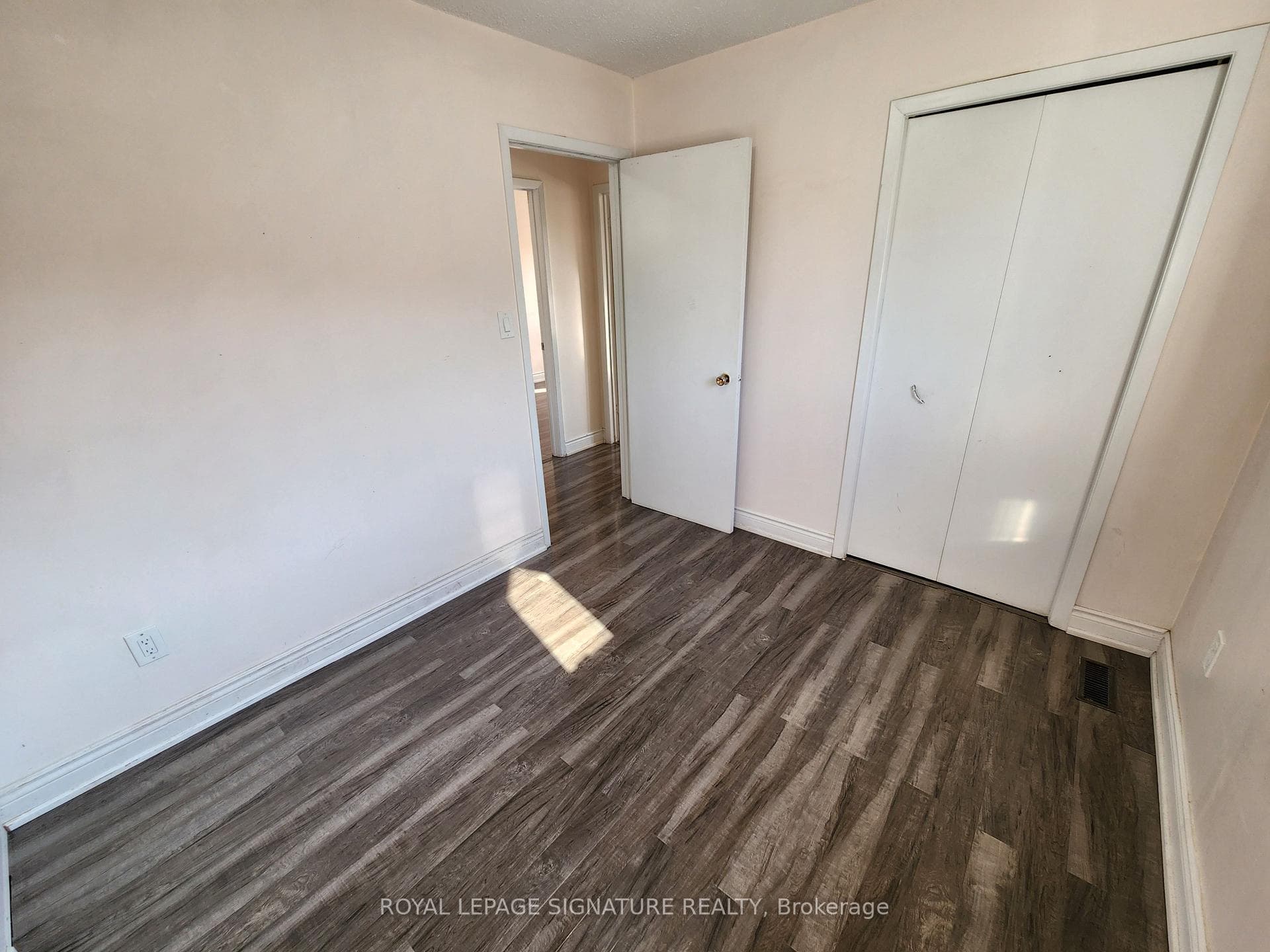 3334 Tallmast Crescent photo 17