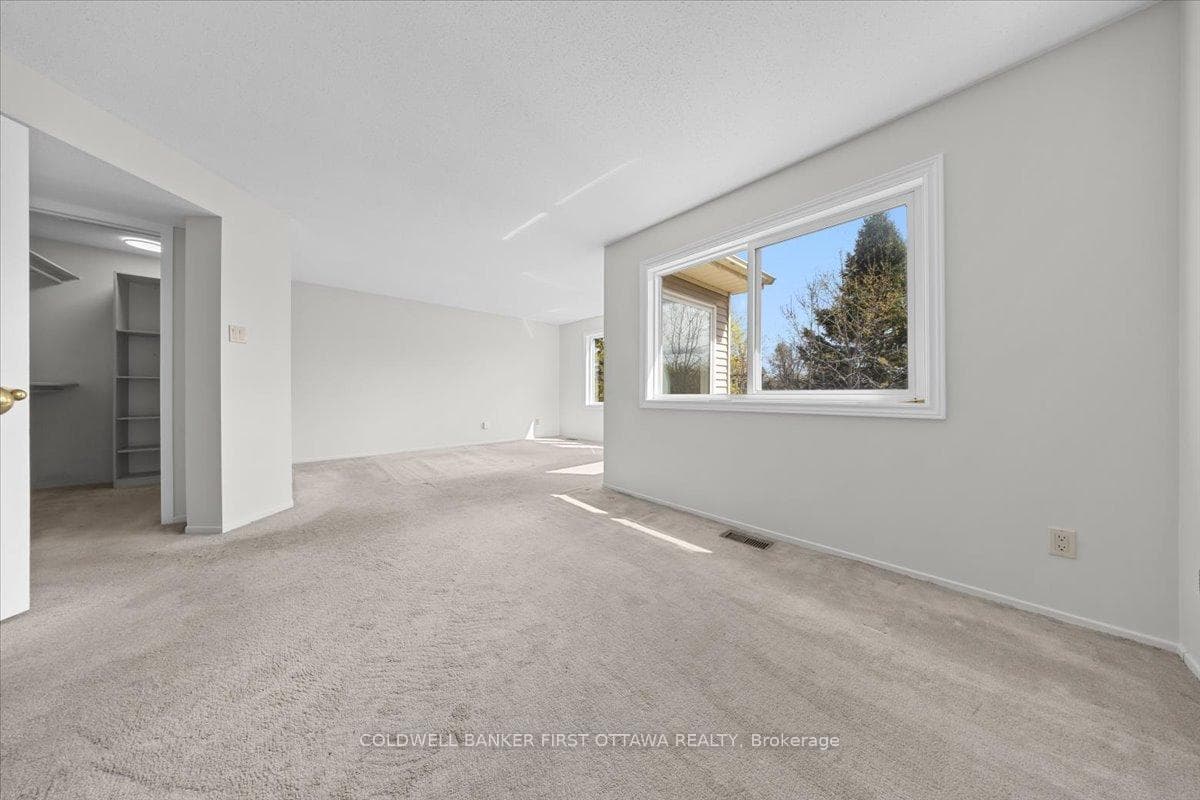 1841 Thistleleaf Crescent photo 29