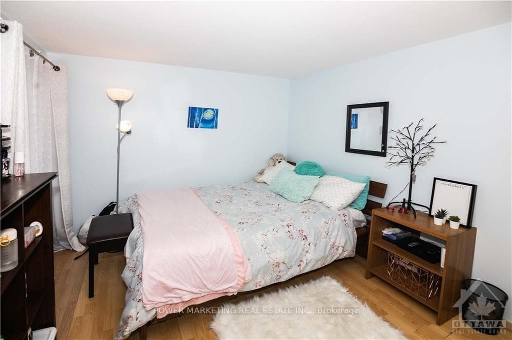 1124 ALENMEDE Crescent photo 15