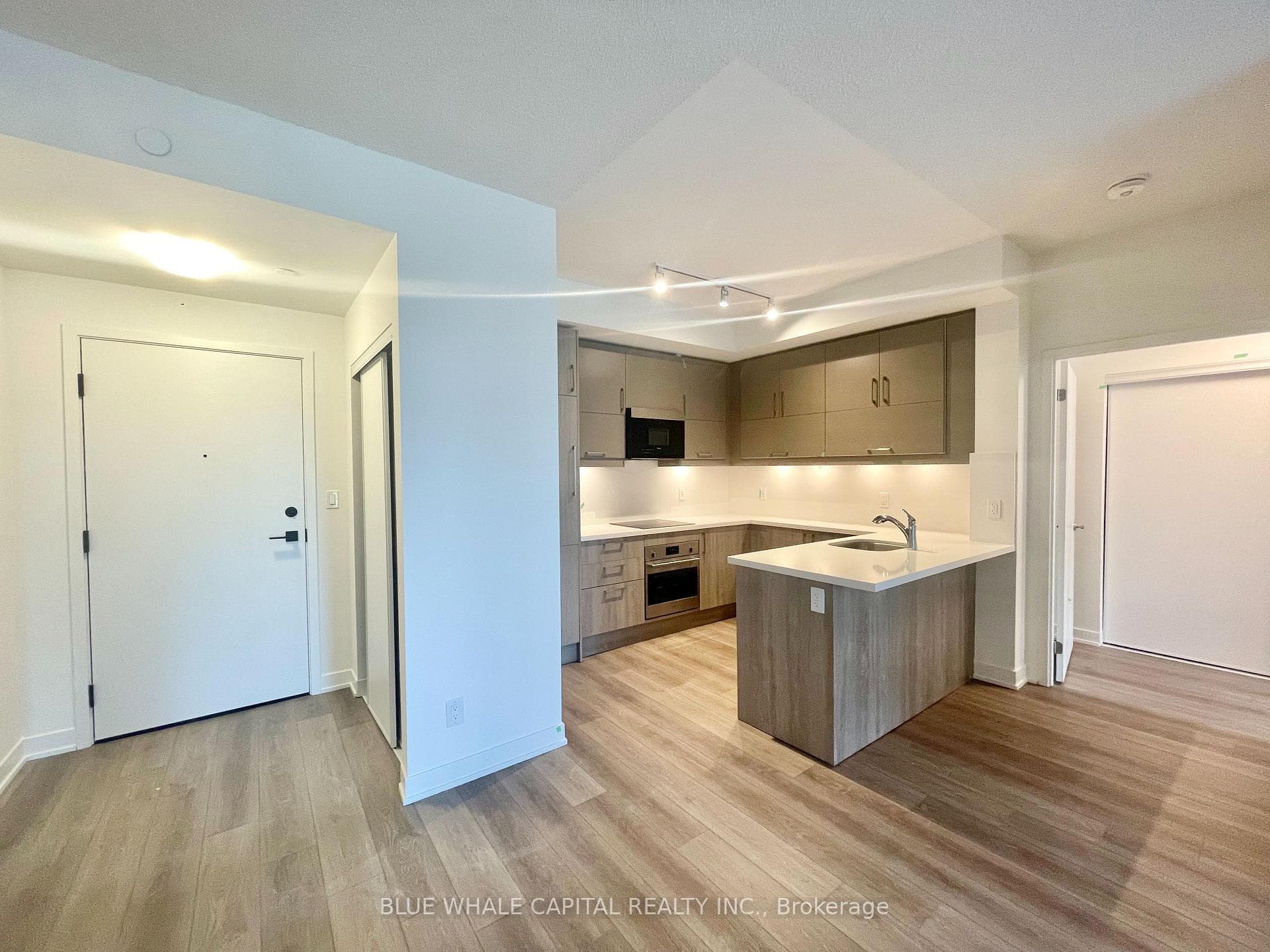 38 Simcoe Promenade Unit 519 photo 2