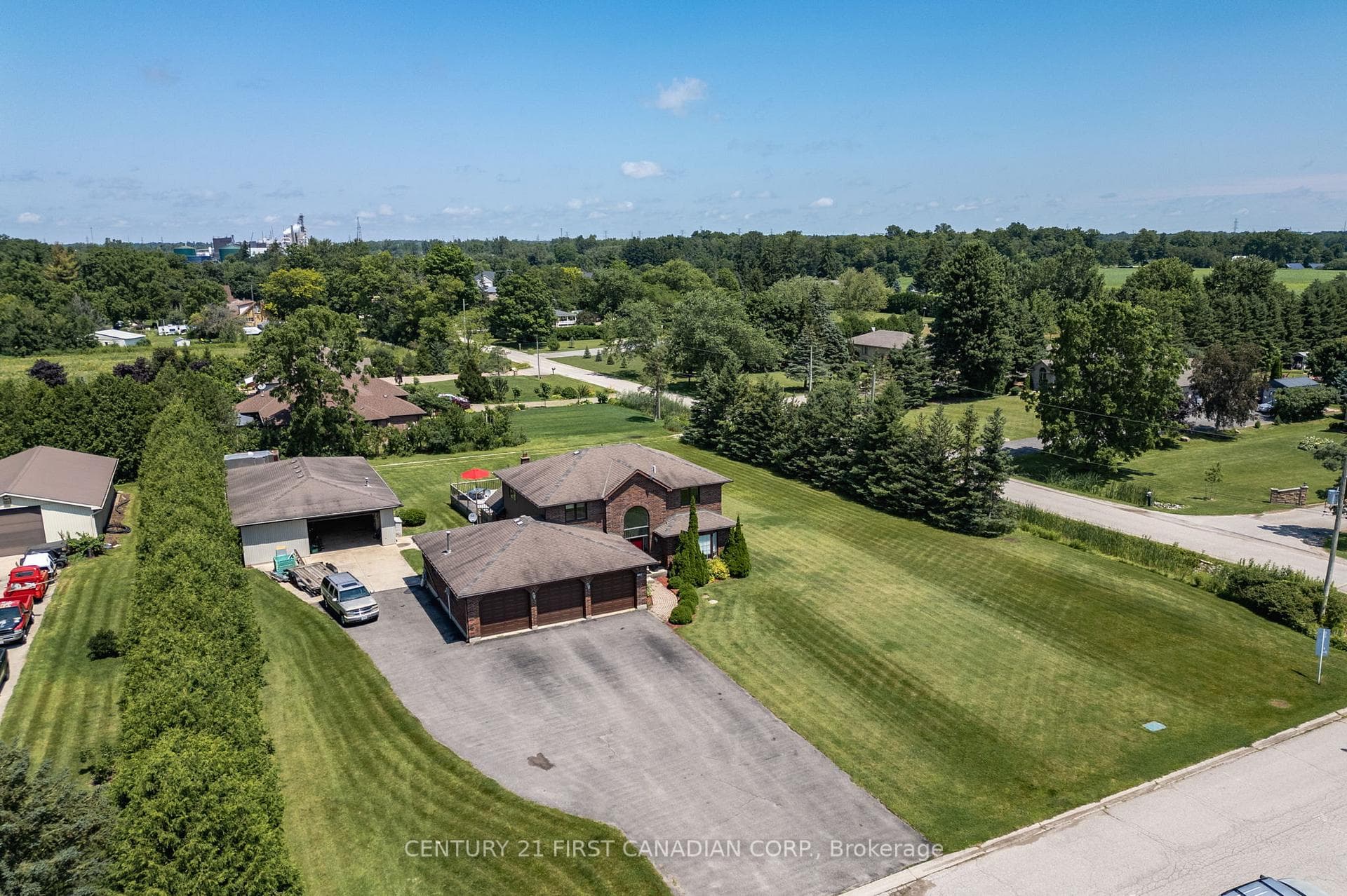 2578 Jenedere Court photo 3