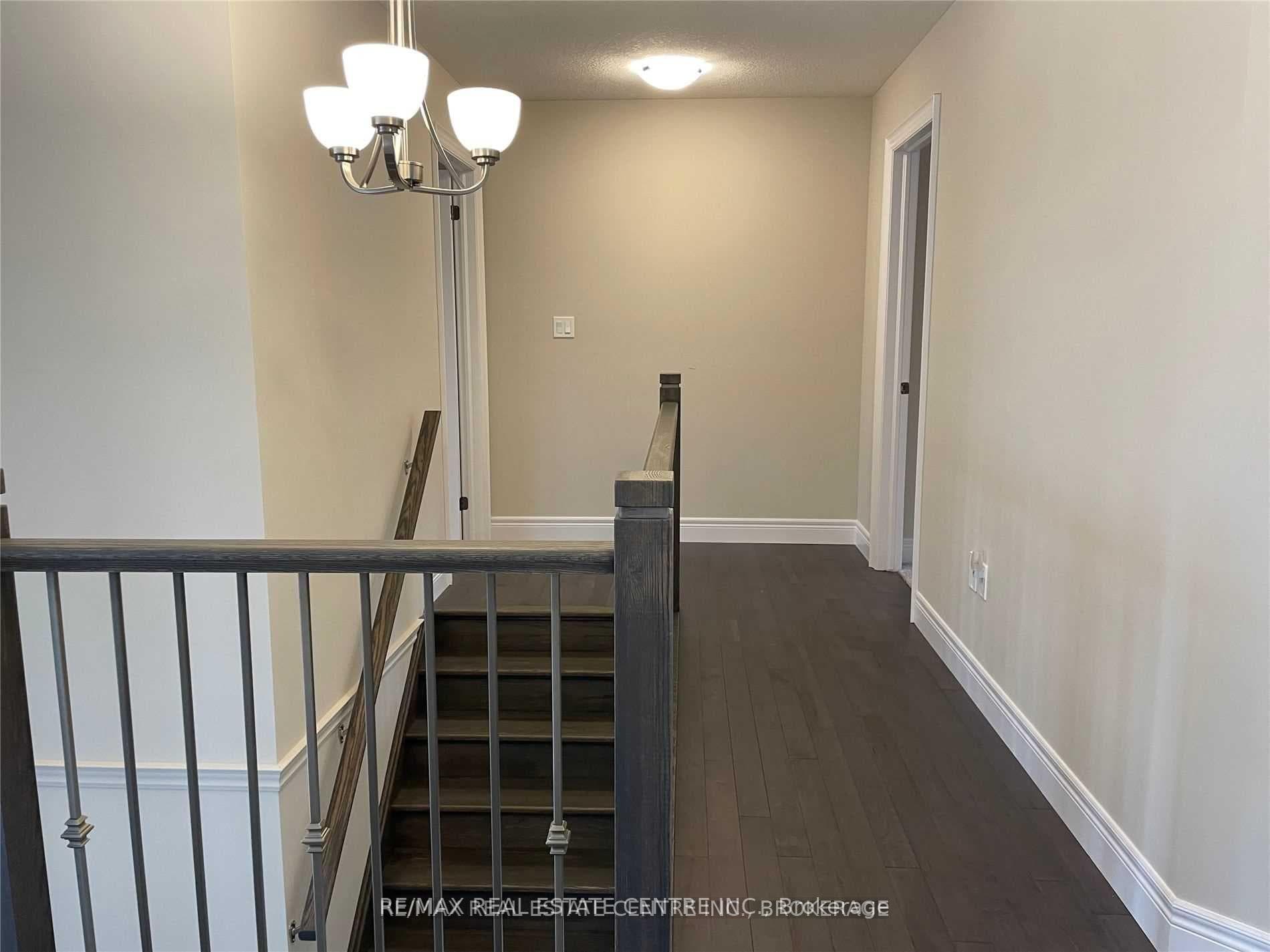19 Tindall Crescent photo 13