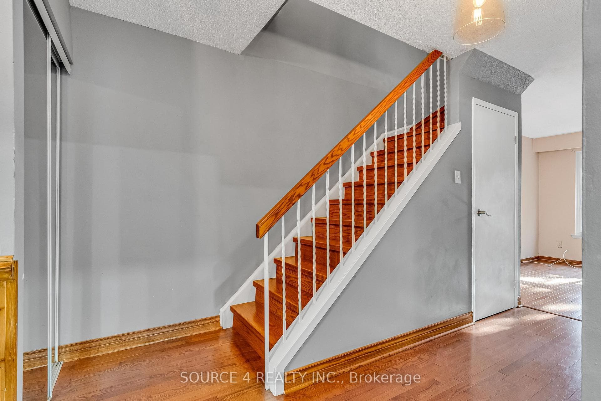 39 Moregate Crescent photo 13