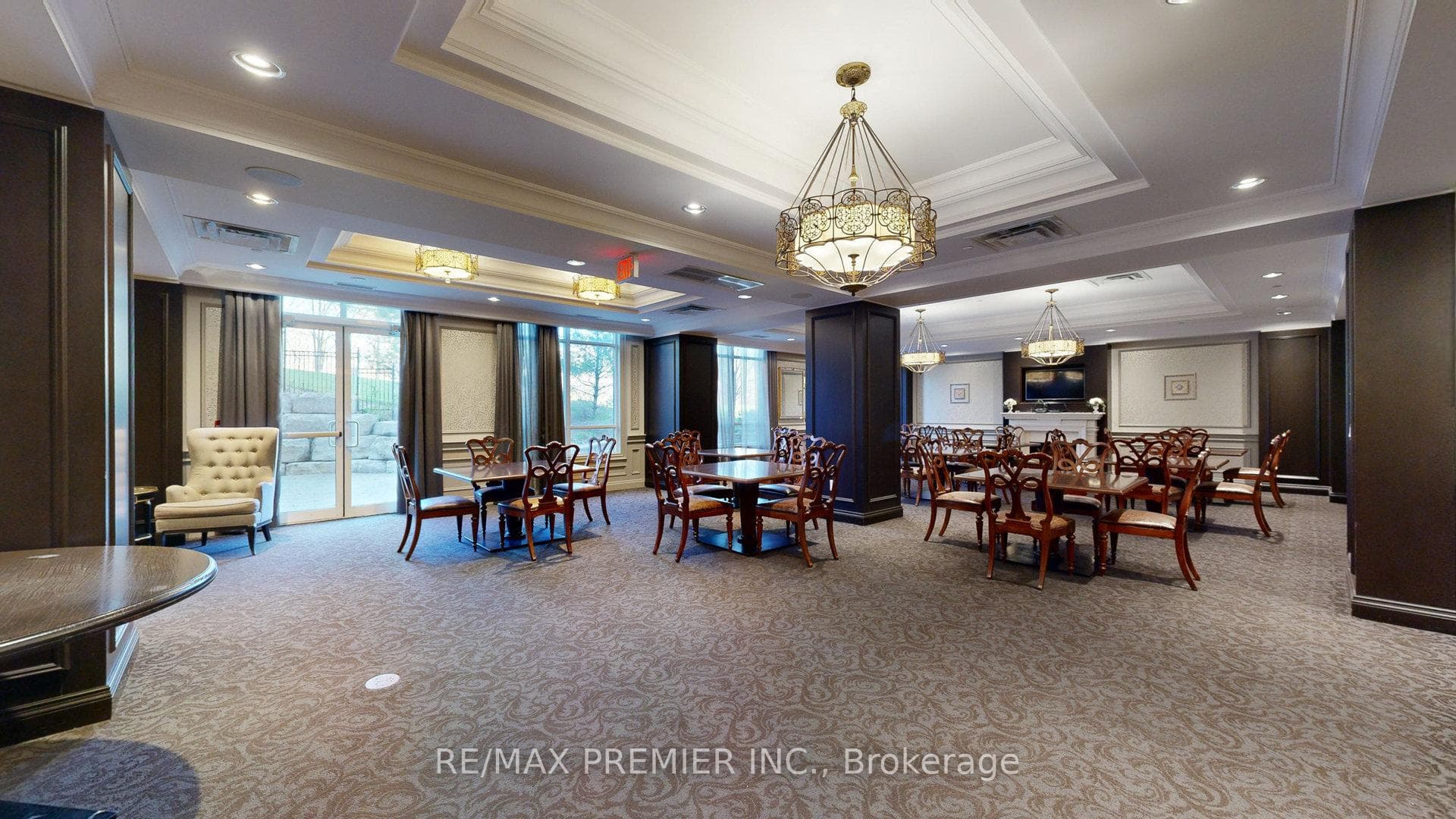 PARTY / MEETING ROOM