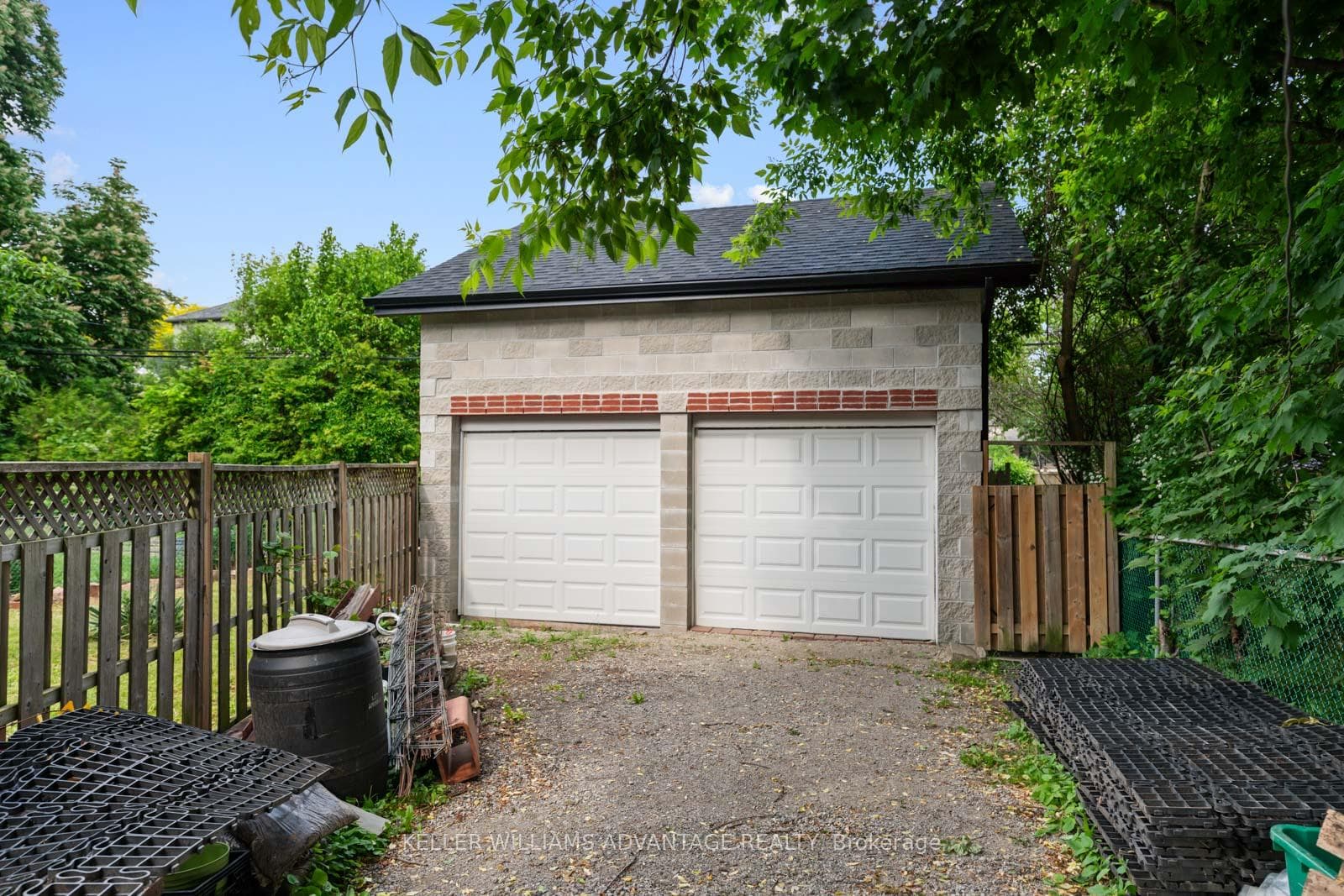 97 Gradwell Drive photo 33
