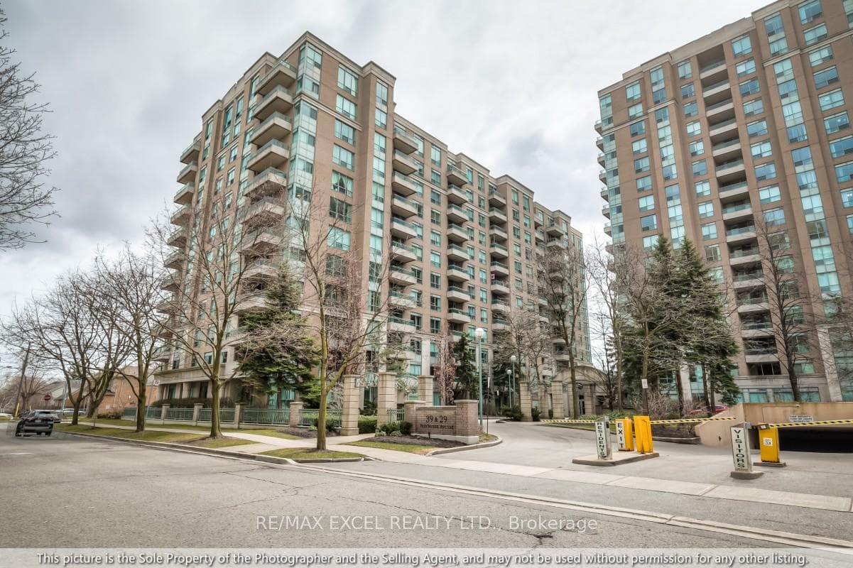 39 Pemberton Avenue Unit 208 photo 1