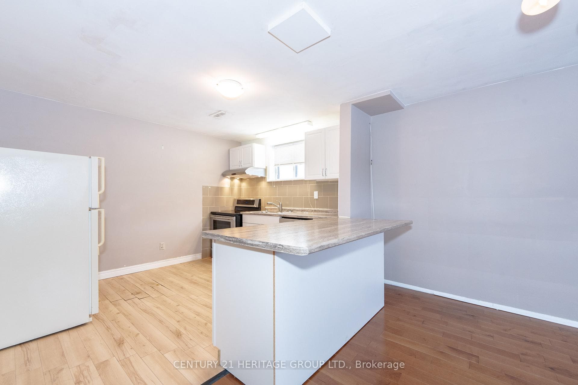 20 Steven Avenue photo 24