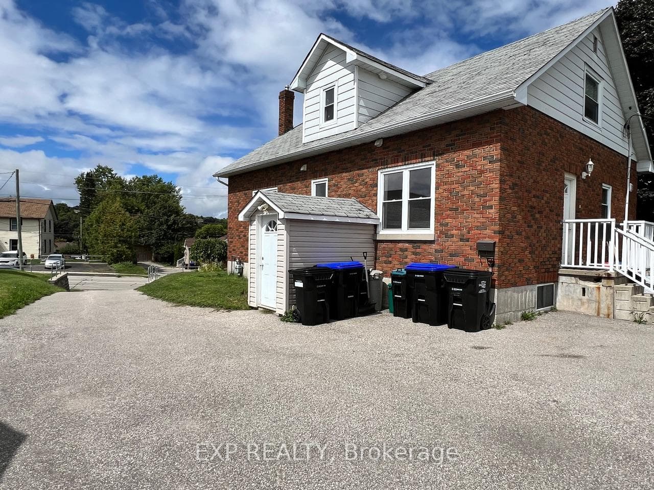 205 Simcoe Road Unit Lower photo 3
