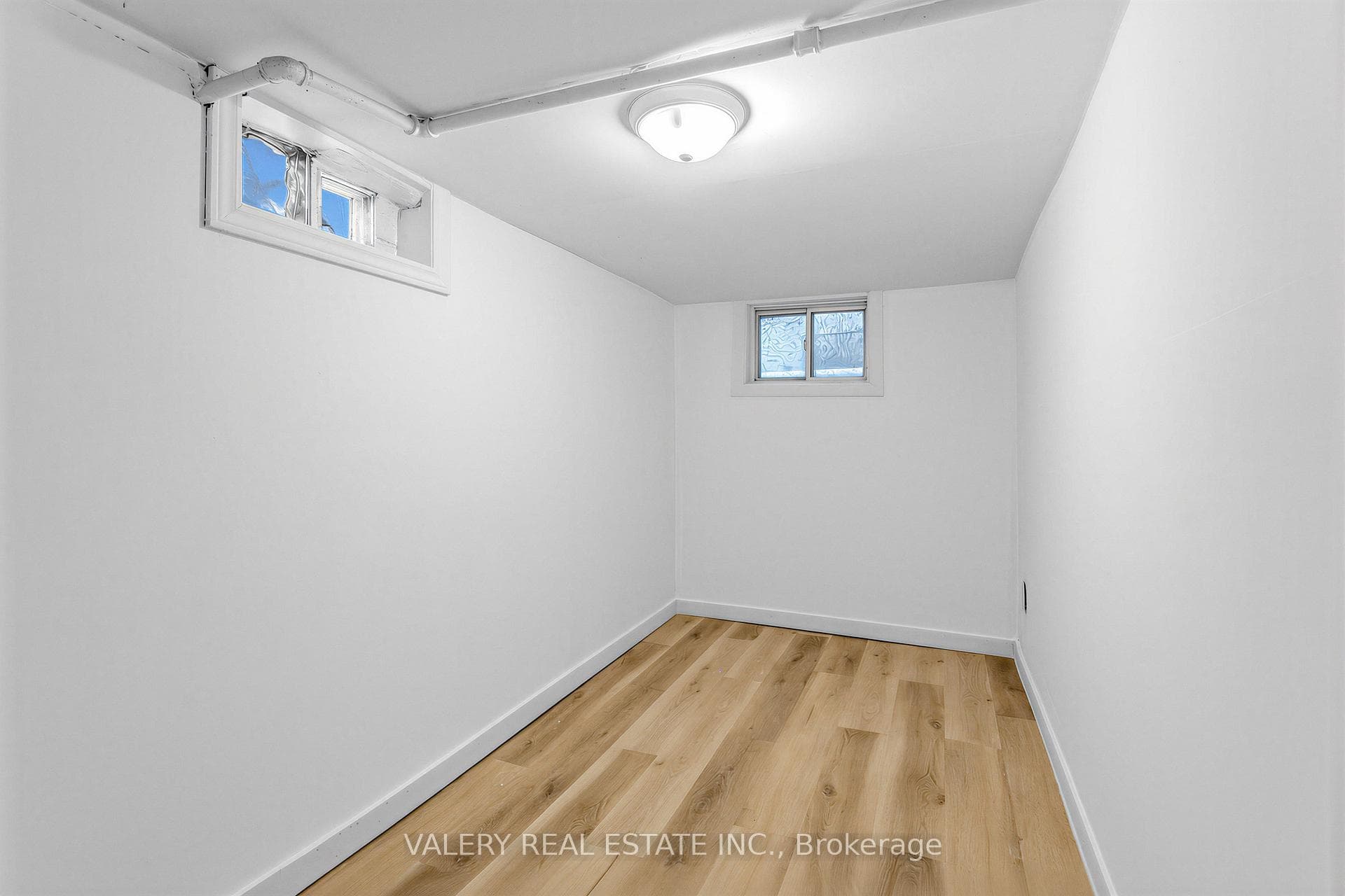 Lower Floor Unit: Bedroom