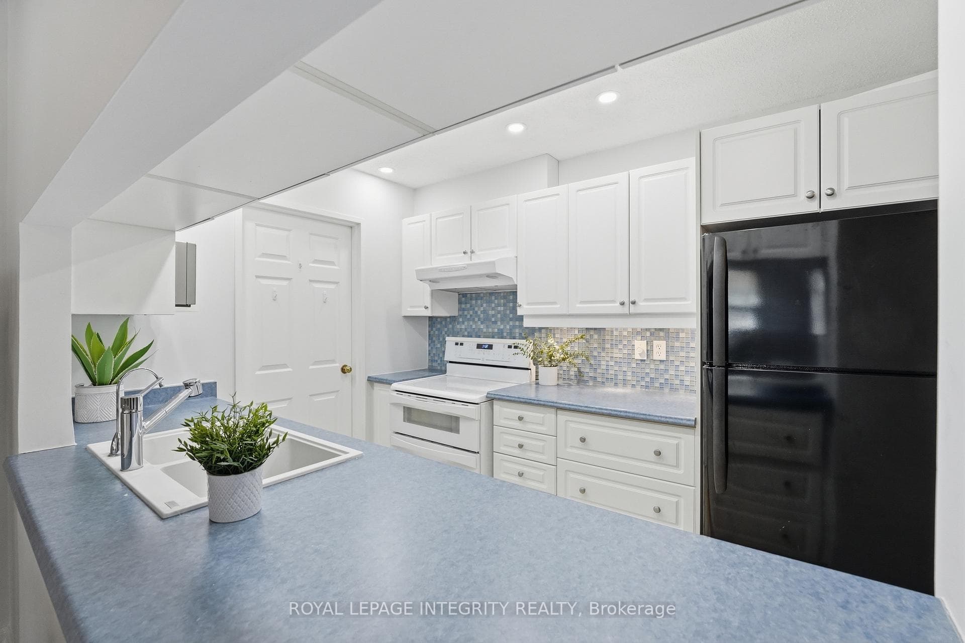 2019 Carling Avenue Unit 108 photo 7