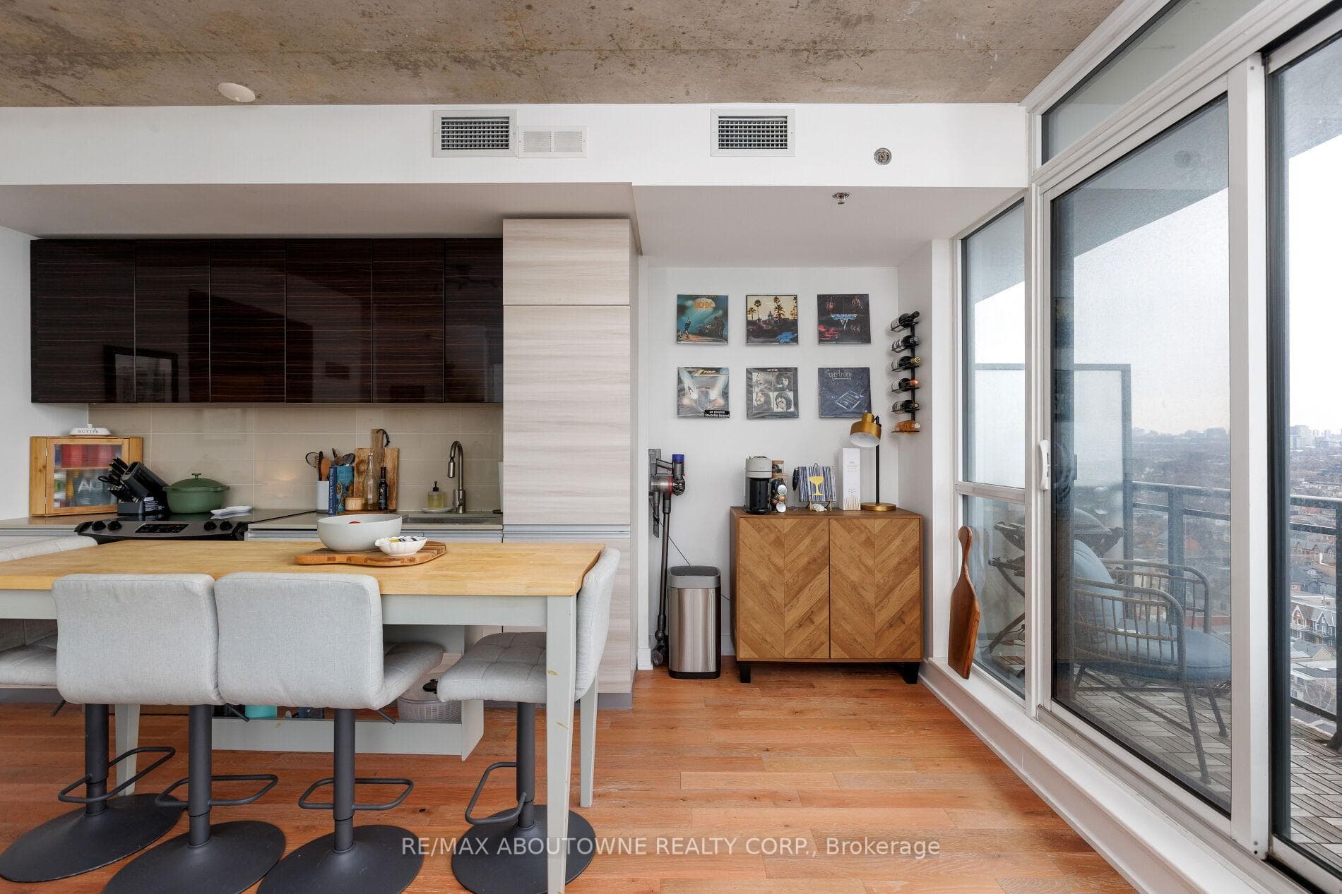 20 Minowan Miikan Lane Unit 1804 photo 14