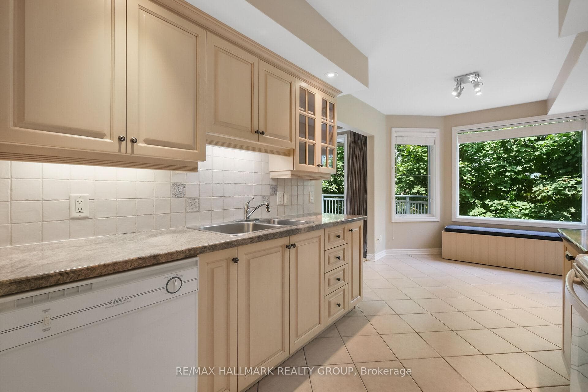 131 Robson Court Unit 1A photo 22