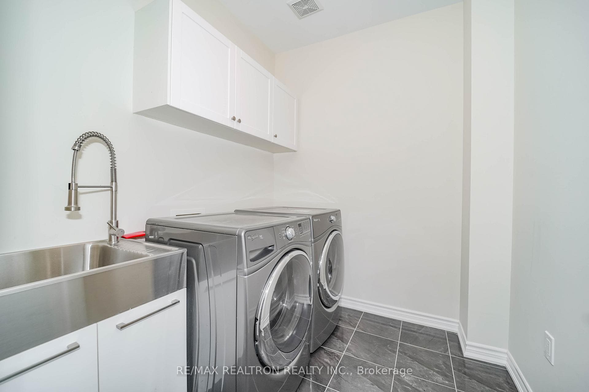 59 James Joyce Drive photo 34