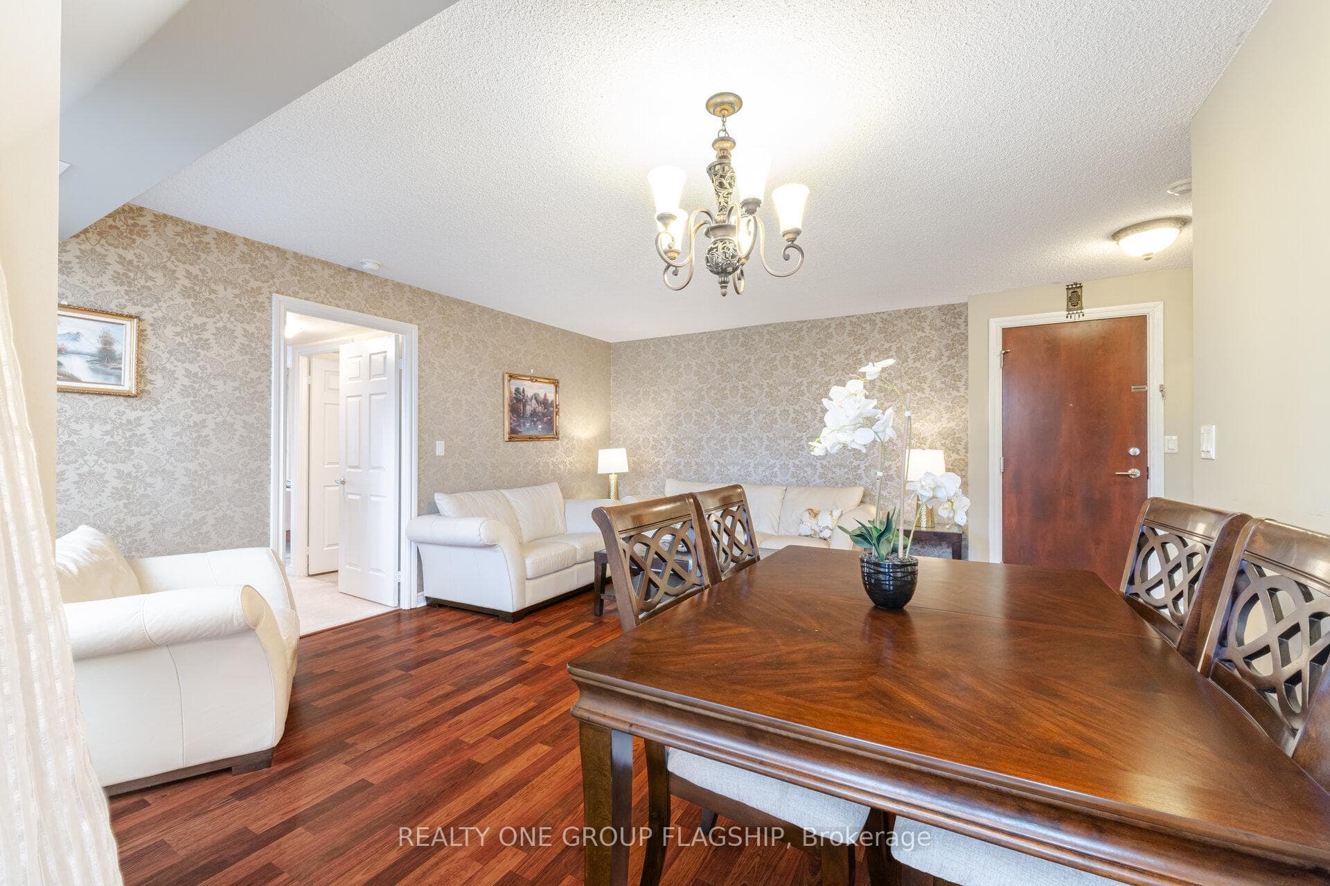 310 Burnhamthorpe Road Unit 3006 photo 10