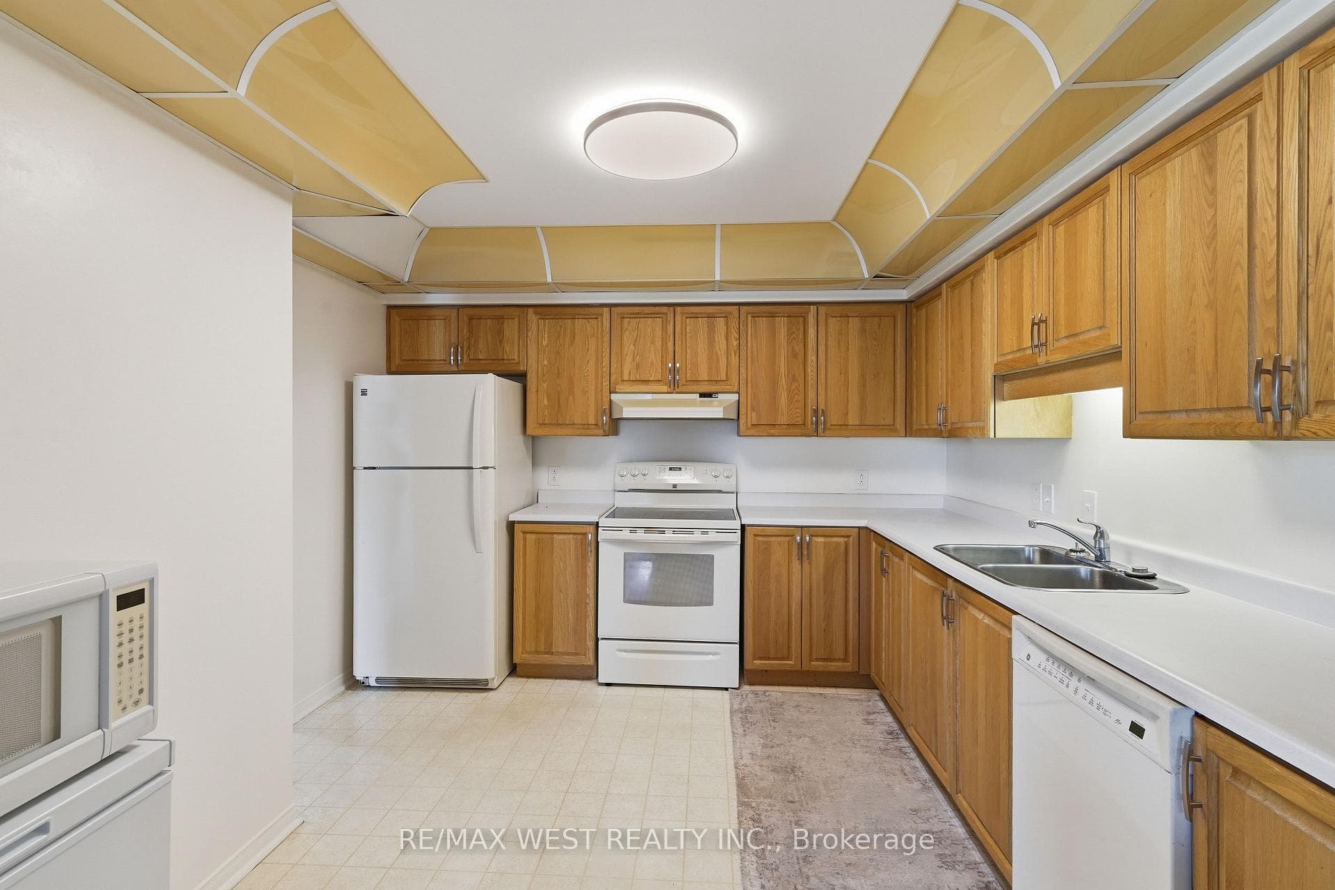 1099 Clonsilla Avenue Unit 205C photo 4