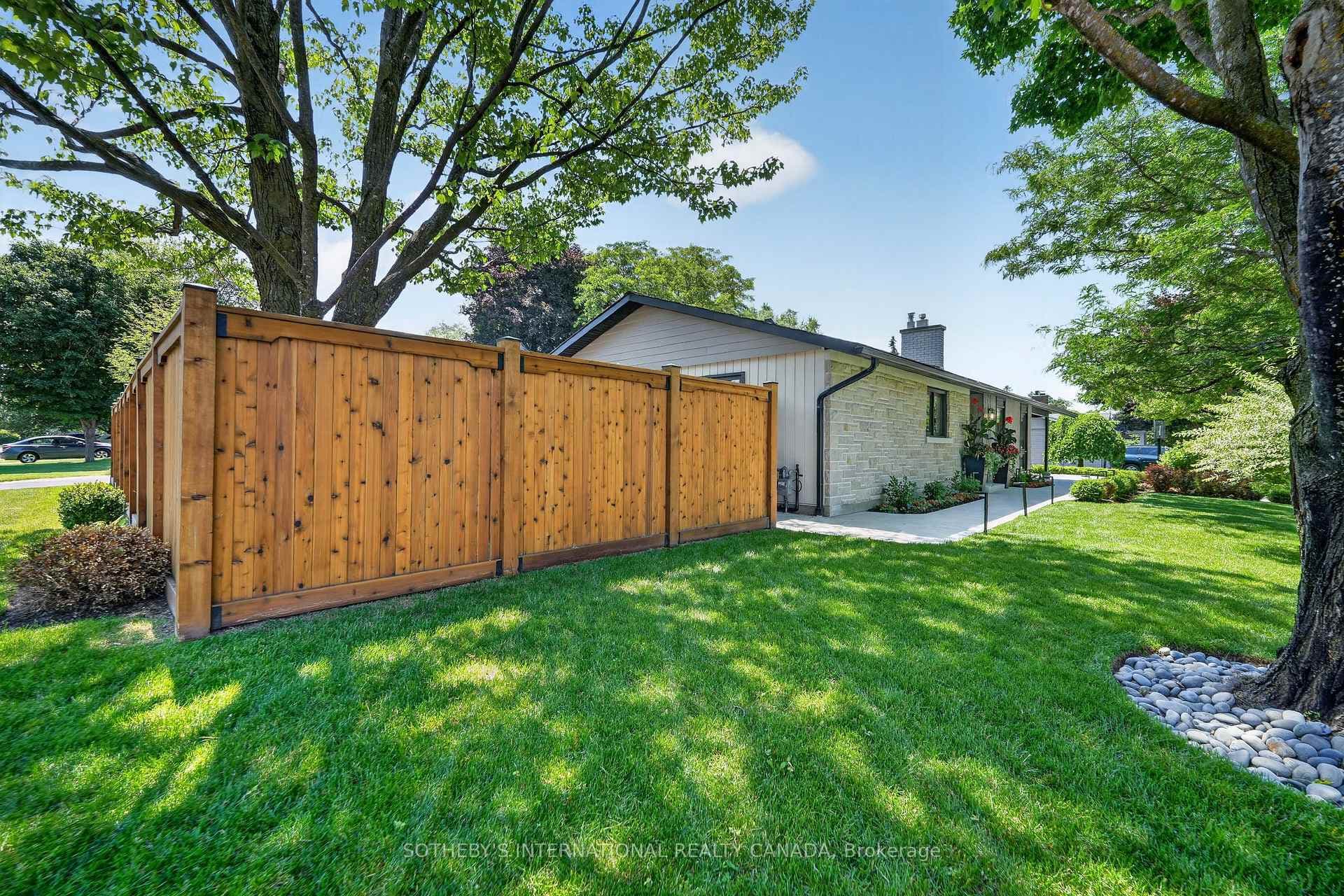 2 Parkglen Drive photo 37